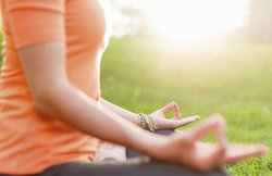 गलत तरीके से योग करना दे सकता है बीमारियों को न्यौता, जानें क्या है सही विधि