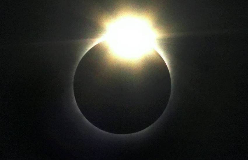 Surya Grahan. Surya Grahan 2017, Surya Grahan Today, Surya Grahan 2017 Today, Solar Eclipse, Solar Eclipse 2017, Solar Eclipse 2017 in india, Solar Eclipse Timings India, Suraj Grahan, Suraj Grahan 2017