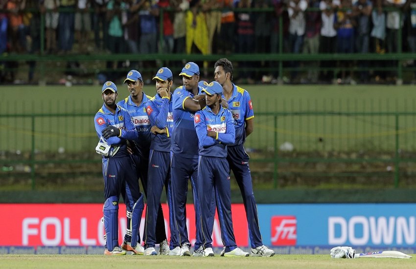तीसरे वनडे में अपने प्रदर्शन को लेकर श्रीलंकाई क्रिकेट टीम मायूस नजर आई। 