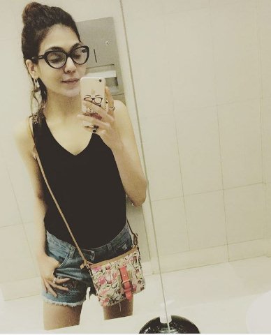 Syesha Kapoor, Alka Yagnik daughter Syesha Kapoor, Syesha Kapoor hot Photos, Syesha Kapoor Photos, Syesha Kapoor Instagram, Syesha Kapoor images