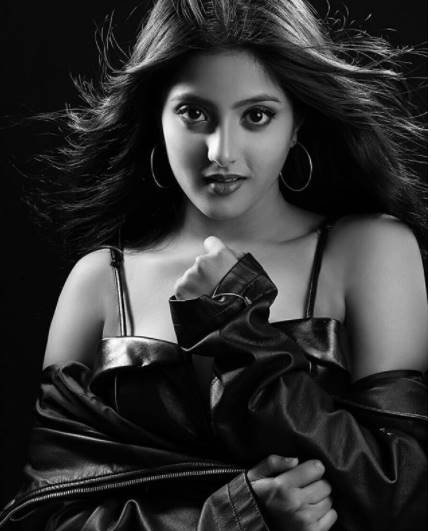 अल्का को हॉर्स राइडिंग, क्रिकेट, बैडमिंटन, स्वीमिंग और फुटबॉल में काफी रुचि है।