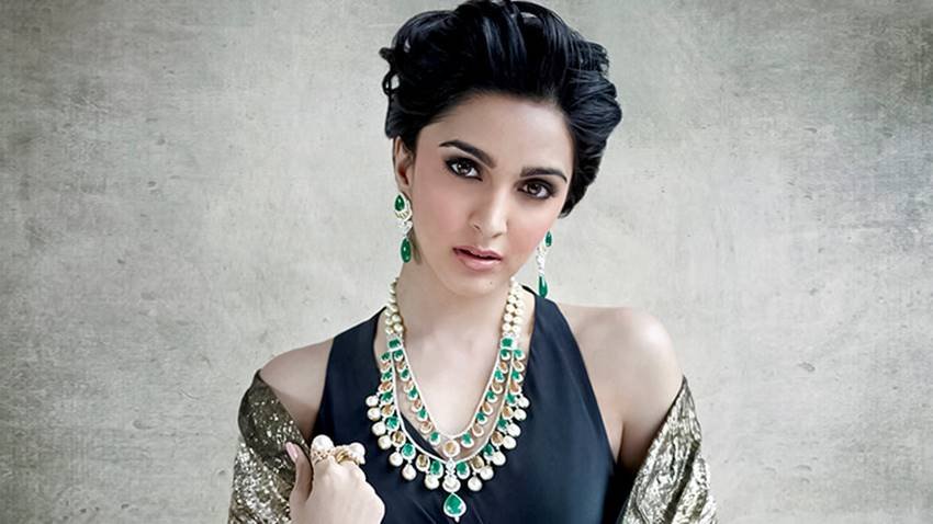 Kiara Advani, Kiara Advani Facts, Kiara Advani Unknown Facts, Kiara Advani Interesting Facts, Kiara Advani Pics, Kiara Advani New Pics, Kiara Advani HD Pics, Kiara Advani Sexy Pics, Kiara Advani Hot Pics, Kiara Advani Bikini Pics, Kiara Advani instagram Pics, Kiara Advani Wallpaper, Bollywood Actress Kiara Advani, Bollywood Actress Kiara Advani Photos, Kiara Advani and Salman Khan, Kiara Advani Family, Photo Gallery, Jansatta