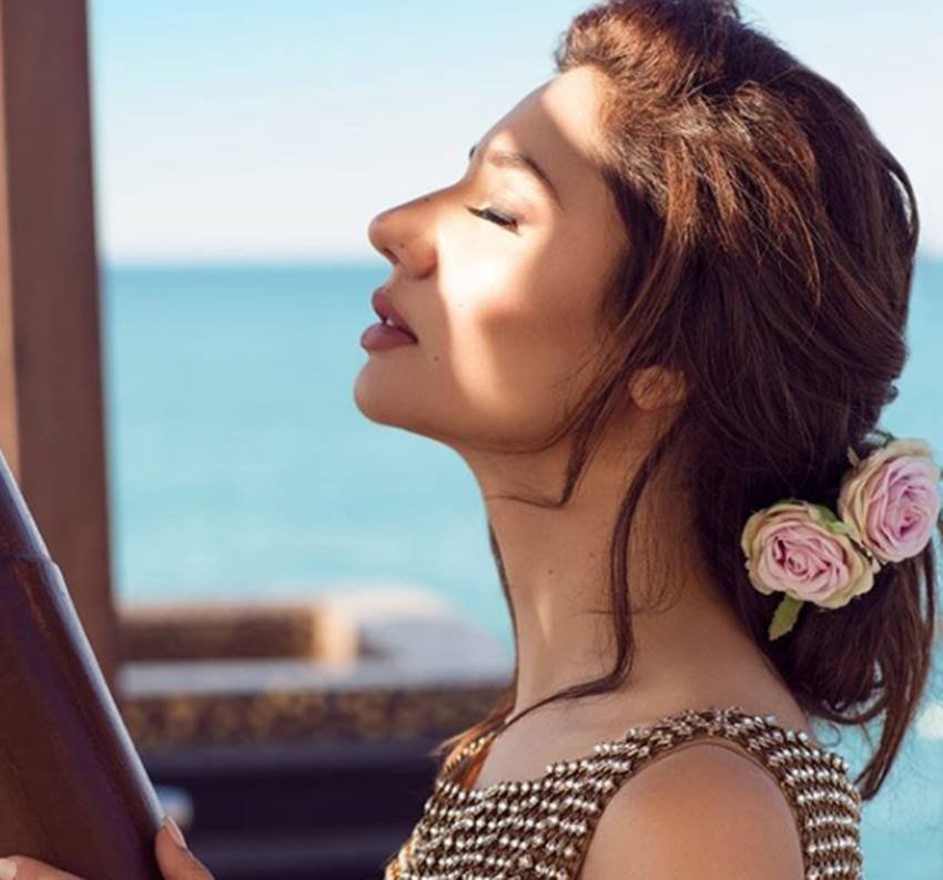 Mahira Khan, photo shoot of mahira khan, mahira khan in long skirt, mahira photoshoot in lehanga, mahira win lahanga on a beach, see HD pictures of Mahira Khan, Mahira Khan, photo shoot of mahira khan, mahira khan in long skirt, mahira photoshoot in lehanga, mahira win lahanga on a beach, see HD pictures of Mahira Khan, bollywood news, bollywood updates, bollywood updates in hindi, bollywood updates in hindi, bollywood news in hindi