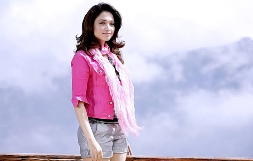 तमन्ना ने अब काफी अच्छी खासी तेलुगू और तमिल भाषा सीख ली है।