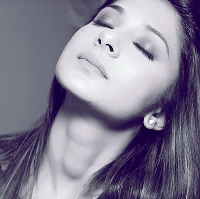 Jennifer Winget, Jennifer Winget Facts, Jennifer Winget Unknown Facts, Jennifer Winget Biograpgy, Jennifer Winget Pics, Jennifer Winget New Pics, Jennifer Winget HD Pics, Jennifer Winget Wallpaper, Jennifer Winget Husband, Jennifer Winget Marriage, Jennifer Winget Tv Shows, Jennifer Winget Films, Jennifer Winget Parents, Tv Actress Jennifer Winget, Photo Gallery, Jansatta