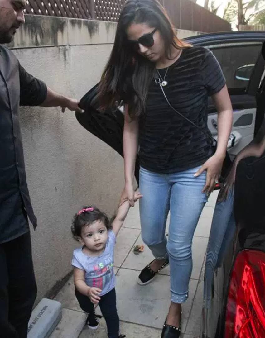 mira rajput, shahid kapoor, misha kapoor, celebrating mira kapoor birthday, see cute pictures of kapoor family, mira rajput, shahid kapoor, misha kapoor, celebrating mira kapoor birthday, see cute pictures of kapoor family, shahid kapoor family, bollywood news, entertainment news, bollywood news, bollywood updates in hinid, bollywood updates, entertainment news, bollywood news, entertainment news, bollywood news, bollywood updates in hinid, bollywood updates, entertainment news