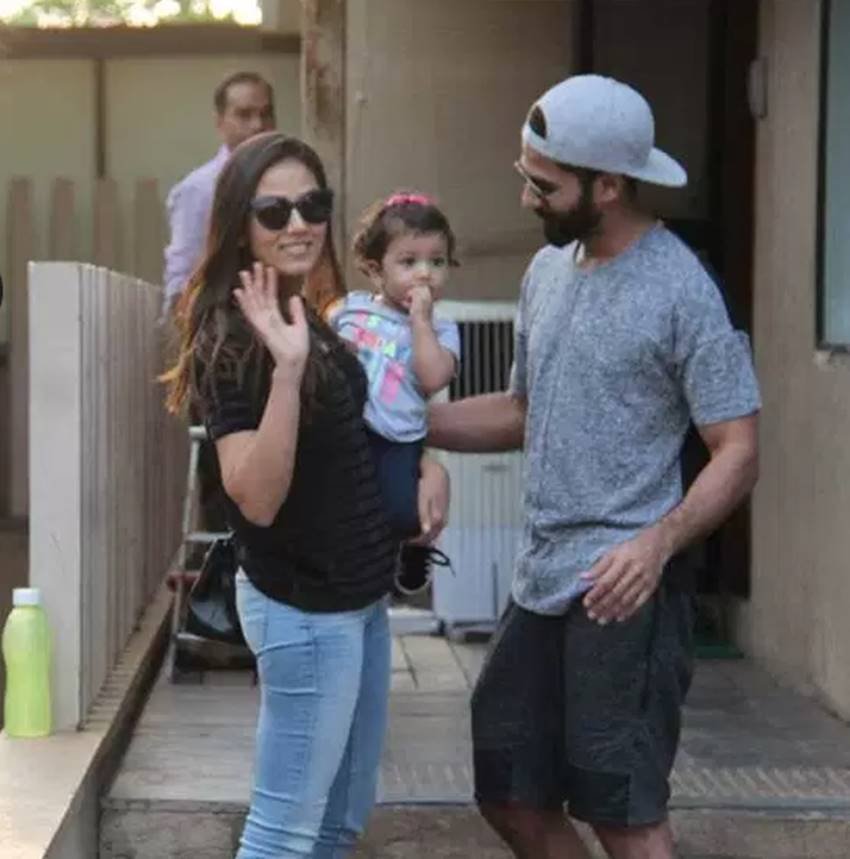 mira rajput, shahid kapoor, misha kapoor, celebrating mira kapoor birthday, see cute pictures of kapoor family, mira rajput, shahid kapoor, misha kapoor, celebrating mira kapoor birthday, see cute pictures of kapoor family, shahid kapoor family, bollywood news, entertainment news, bollywood news, bollywood updates in hinid, bollywood updates, entertainment news, bollywood news, entertainment news, bollywood news, bollywood updates in hinid, bollywood updates, entertainment news