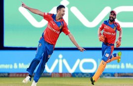 Australia, Andrew Tye, Pat Cummins, Australia Replaces, India Australia Series, T-20 Series, Cricket Series, Cricket Series in India, Australian Cricketer, Australian Cricketer Andrew Tye, Australian Cricketer Pat Cummins, Sport News, Jansatta