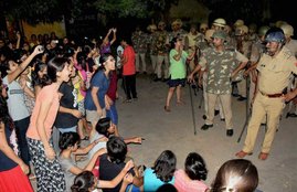 BHU, BHU Bawal, BHU Protests, BHU Eve teasing, BHU Lathicharge, BHU VC, BHU Students, BHU Girl eve teasing, Station Officer Lanka, CO Bhelupur, Varanasi News, Uttar Pradesh News, Hindi News