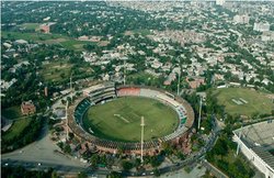 …जब इस भारतीय बल्लेबाज ने जड़ा ऐसा सिक्स कि गेंद दूसरे शहर जाकर गिरी