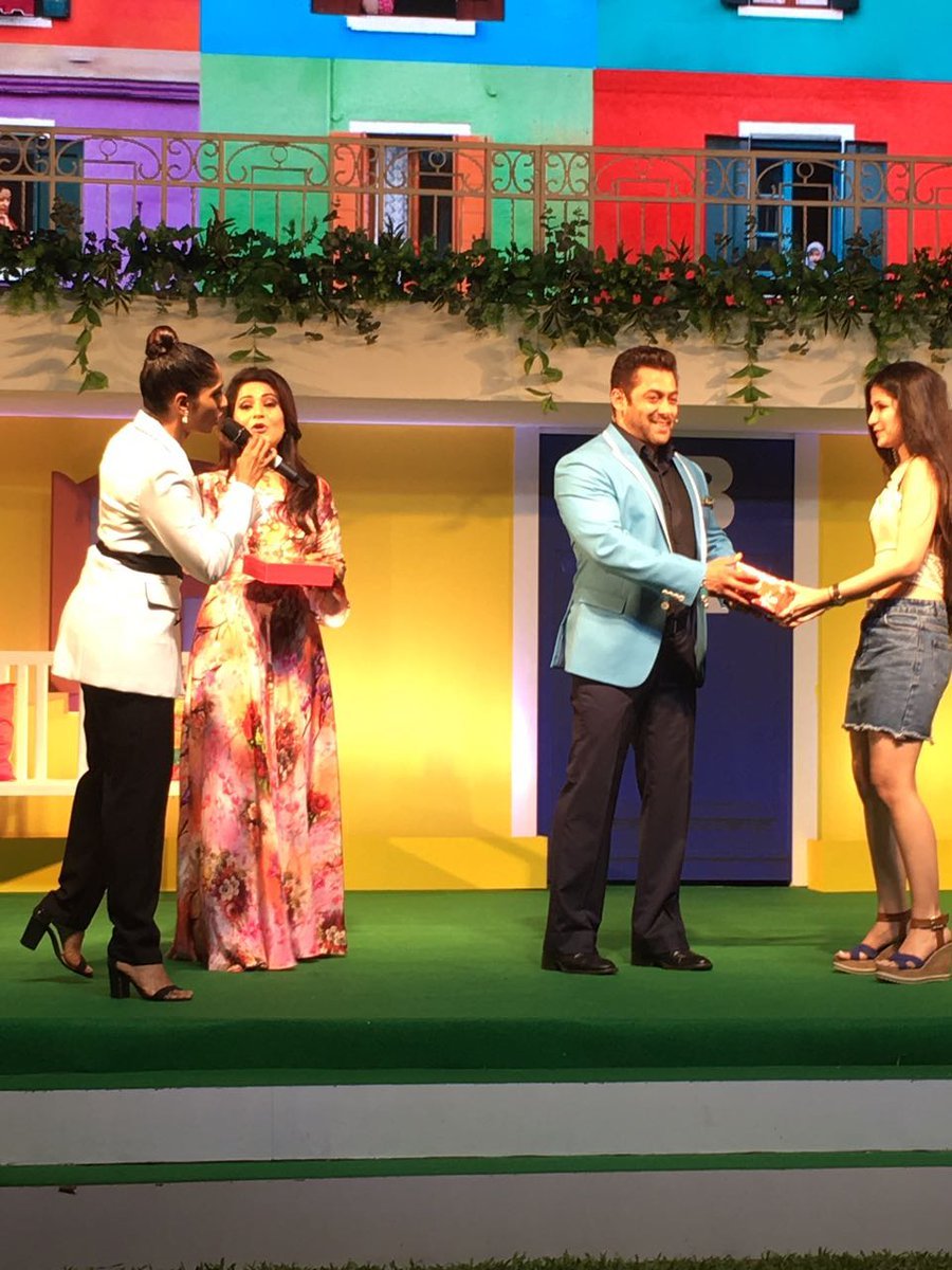 bigg boss 11, bigg boss, bigg boss 11 contestants, bigg boss 11 contestants names, bigg boss 11 contestants name, Jyoti Kumari, Shivani Durgah, Sapna Chaudhary, Zubair Khan, Salman Khan. Salman Khan Bigg Boss 11, Salman Khan, Salman Khan Bigg Boss 11, Entertainment News in Hindi