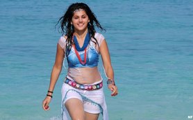 taapsee pannu, taapsee pannu bikini pics, jacqueline fernandez, jacqueline fernandez bikini pics, judwaa 2, taapsee pannu jaqueline fernandez, taapsee pannu hot photos, jaqueline fernandez hot photos, taapsee jacqueline judwaa 2 updates, judwaa 2 updates, Aa to Shi hai, Judwaa 2 Song Teaser Release Aa to sahi hai