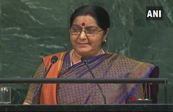 दुनिया के सामने