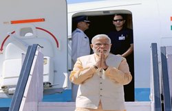 कविताएं- मिट्टी के लोग, चलते चलते