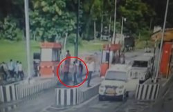 वीडियोः मध्य प्रदेश में टोलकर्मियों के गाड़ी रोकने पर भाजपा युवा नेता ने की मारपीट