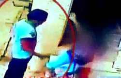 मध्य प्रदेशः दिनदहाड़े 11 साल की मासूम से छेड़छाड़ की घटना कैमरे में कैद, दो गिरफ्तार