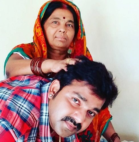 bhojpuri star, pawan singh, marry with bhojpuri actress, hot actress, akshara singh, bhojpuri movie, satya, photo viral, "Pawan Singh, Bhojpuri Actor, Wife Suicide, Priya, Bhojpuri Singer, BJP Leader Pawan SIngh, Pawan Singh controversy, controversy in pawan isngh life