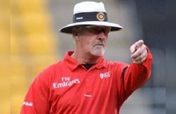 …जब भारत के खिलाफ स्लेजिंग कर रहे गेंदबाज के मुंह पर अंपायर ने लगा दी थी टेप