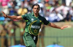 PAK की हार न हुई बर्दाश्त तो लाइव शो में एंकर पर तब बरस पड़े थे शोएब अख्तर