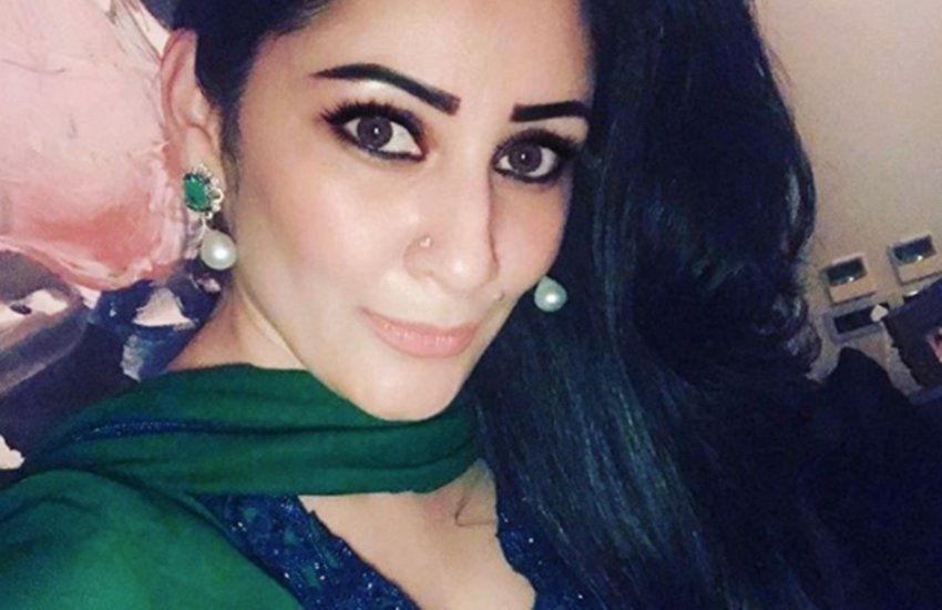 ईद पर कुछ इस अंदाज में नजर आई संजय दत्त की पत्नी मान्यता, देखिए अन्य कई तस्वीरें