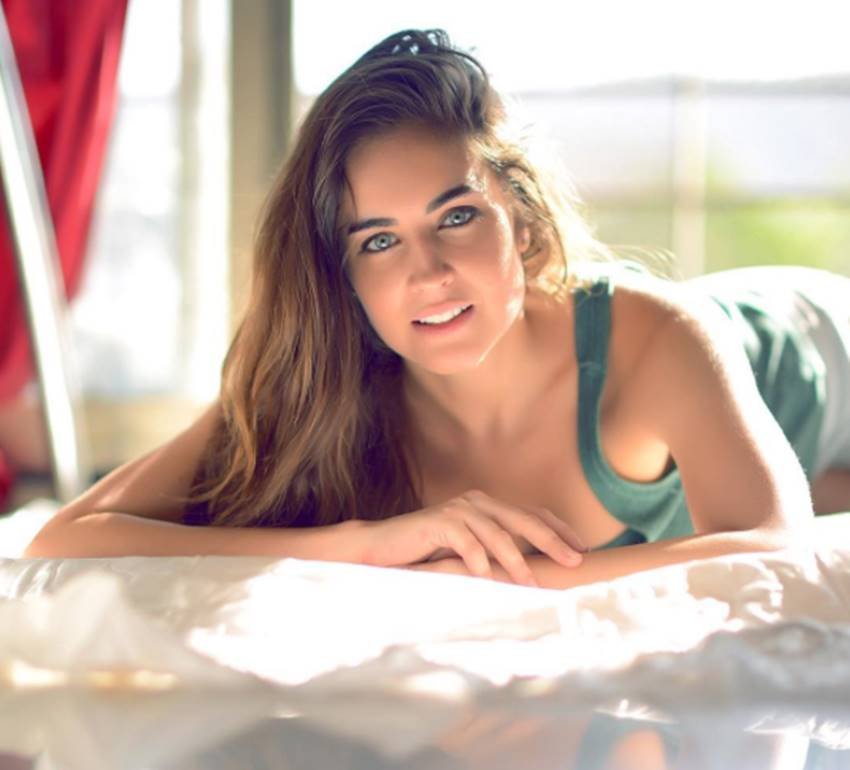 Sarah Anjuli, Sarah Anjuli song, Sarah Anjuli in Bollywood, Sarah Anjuli Bollywood Debut, Sarah Anjuli pics, Sarah Anjuli Hot Pics, Sarah Anjuli Sexy Pics, Sarah Anjuli Photos, Sarah Anjuli Instagram Pics, Sarah Anjuli in Haseena Parkar, Haseena Parkar, Haseena Parkar Songs, Photo Gallery, Jansatta