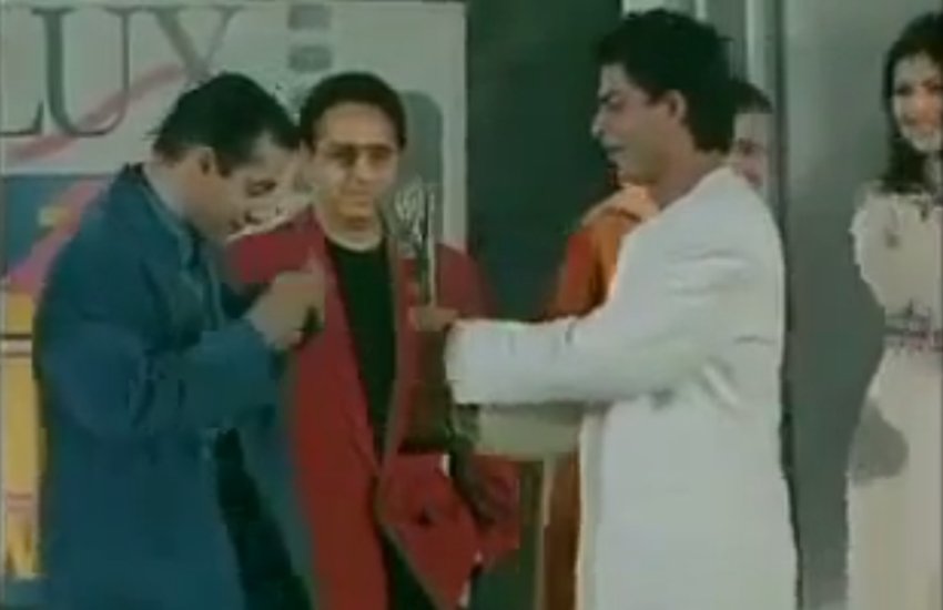 Shahrukh Khan, Salman Khan, Exclusive Video, Secret Video, Award Return, Zee Cine Awards 1988