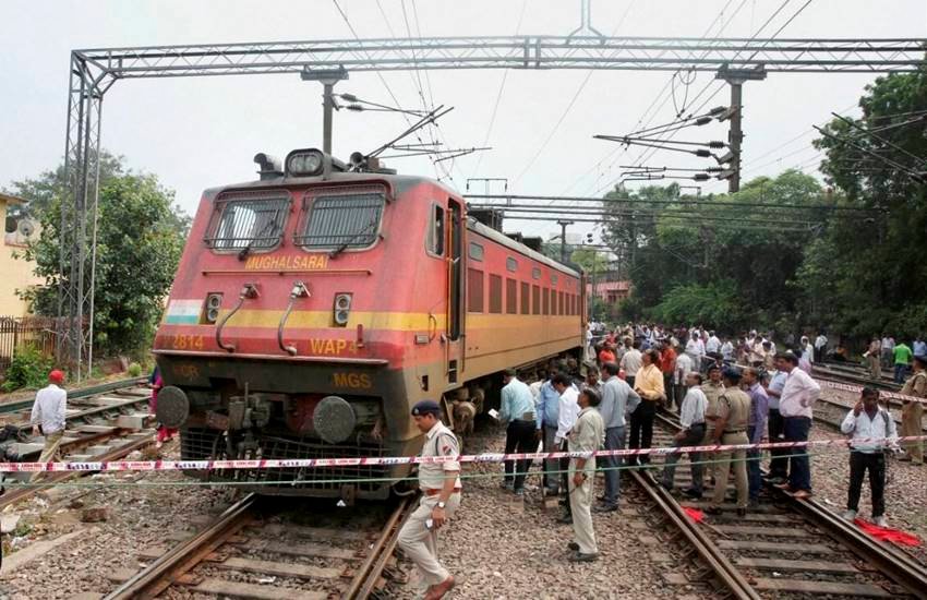 Shiv-Ganga express, Train accident, Indian Railways, Indian Railways train, Indian Railways train accident, Indian Railways, Shiv-Ganga express accident, Shiv-Ganga express engine, piyush goyal, jansatta