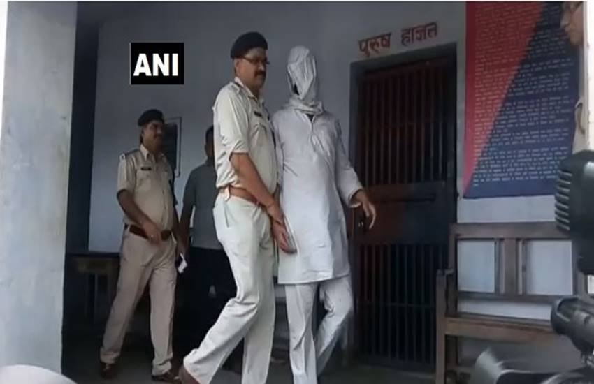 2008 Ahmedabad serial bombings, Taufiq Alam, Taufiq Alam arrested, Ahmedabad serial blast, suspects arrested, arrested in Bihar, arrests in Ahmedabad serial blast, Anti Terrorism Squad, ATS, Anti Terrorism Squad arrested, ATS arrested, prime suspects, prime suspects in 2008 Ahmedabad bombings, National News, Jansatta 2008 Ahmedabad serial bombings, Taufiq Alam, Taufiq Alam arrested, Ahmedabad serial blast, suspects arrested, arrested in Bihar, arrests in Ahmedabad serial blast, Anti Terrorism Squad, ATS, Anti Terrorism Squad arrested, ATS arrested, prime suspects, prime suspects in 2008 Ahmedabad bombings, National News, Jansatta