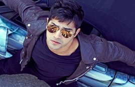 Varun Dhawan, Varun Dhawan Upcoming Movie, Varun Dhawan Images, Varun Dhawan Pictures, Varun Dhawan Movie Poster, October Movie Poster