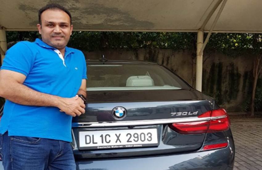 टीम इंडिया के पूर्व क्रिकेटर सचिन तेंदुलकर ने वीरेंद्र सहवाग को बीएमडब्ल्यू की 750एलडी कार हाल ही में तोहफे में दी है। सहवाग ने इस पर सोशल मीडिया के जरिए उन्हें शुक्रिया अदा किया। 