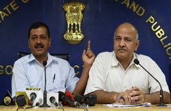 अरविंद केजरीवाल का दशहरा गिफ्ट: दिल्‍ली के 15,000 गेस्‍ट टीचर्स होंगे परमानेंट