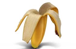 त्वचा संबंधी समस्याओं का बेहतर निदान है केले का छिलका, जानें कैसे करें इस्तेमाल