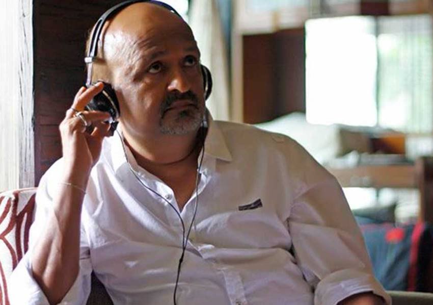 याद हमारी आएगीः साल भर अनजान सुनाते रहे बेटे के गाने याद हमारी आएगीः साल भर अनजान सुनाते रहे बेटे के गाने