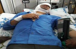 औरंगाबाद में पुलिस ने की डॉक्टर की पिटाई तो मध्यप्रदेश के देवास में मरीज के परिजनों ने डॉक्टर को पीटा