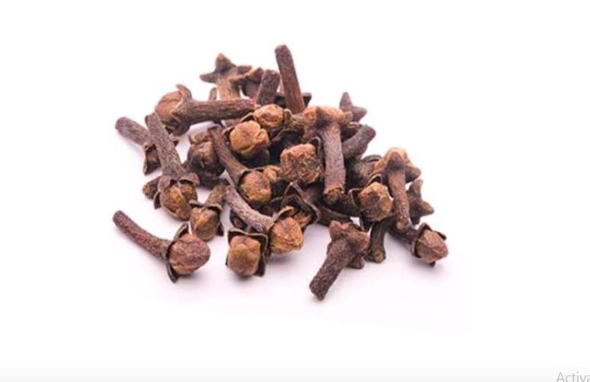 cloves, beauty benefits of cloves, cloves face masks, cloves beauty packs, cloves benefits, cloves benefits in hindi, cloves benefits for skin, cloves face pack, cloves face mask, cloves face mask in hindi, how to make cloves face mask, how to use cloves face mask, health news in hindi, lifestyle news in hindi, jansatta