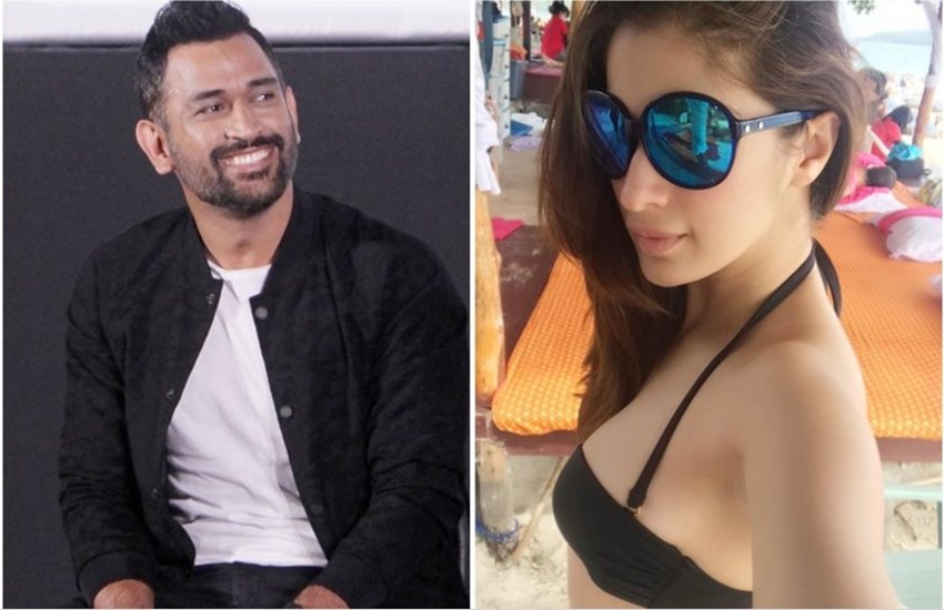 पूर्व कप्तान महेंद्र सिंह धोनी और जूली-2 की हिरोइन रायलक्ष्मी। 