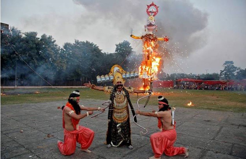 Happy Dussehra, Happy Dussehra 2017, Happy Dussehra wishes, Dussehra, Happy Dasara, Happy Dasara Wishes, Dussehra 2017, Dasara, Dussehra wishes, Dussehra wishes in hindi, Dasara 2017, Happy Dasara Wishes in Hindi, Ravana, Lord Lakshman, Lord Lakshman Dasara, Religion News Updates in Hindi