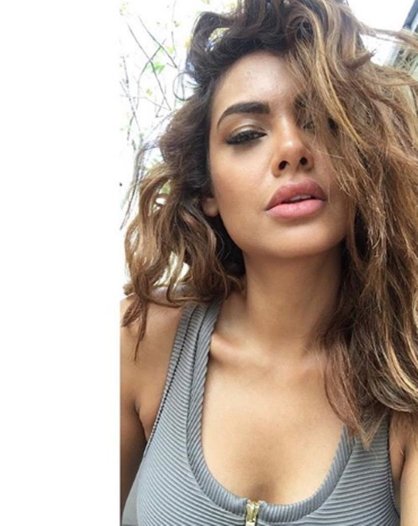 Esha Gupta, Esha Gupta bikini pics, Baadshaho, Ajay Devgn, Esha Gupta vacation pics, Esha Gupta photos, Esha Gupta jansatta