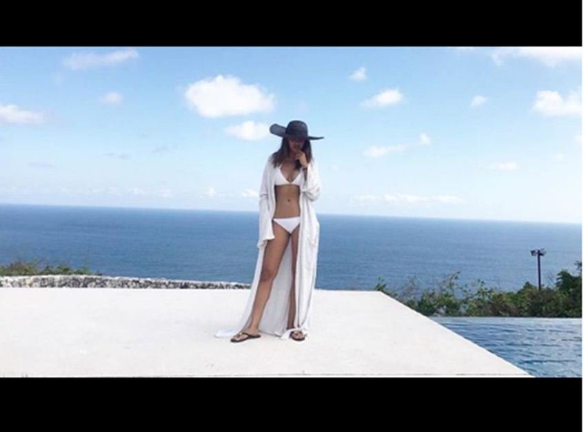 Esha Gupta, Esha Gupta bikini pics, Baadshaho, Ajay Devgn, Esha Gupta vacation pics, Esha Gupta photos, Esha Gupta jansatta