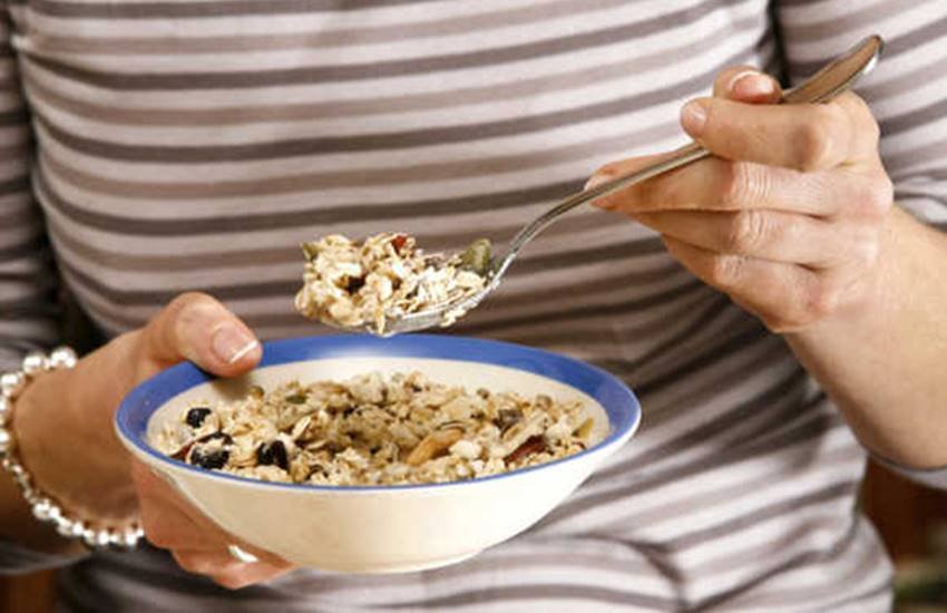 Fibre, What Is Fibre, fibre foods, fibre rich food, benefits of fibre foods, benefits of fibre for weight loss, benefits of fibre for constipation, Health Tips In Hindi, Health And Lifestyle News In Hindi, Jansatta Fibre, What Is Fibre, fibre foods, fibre rich food, benefits of fibre foods, benefits of fibre for weight loss, benefits of fibre for constipation, Health Tips In Hindi, Health And Lifestyle News In Hindi, Jansatta