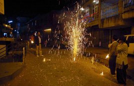 firecrackers, firecrackers ban, diwali, punjab and haryana high court, Punjab, Haryana, Chandigarh, timing for bursting crackers, firecrackers sale ban, firecrackers sale, jansatta