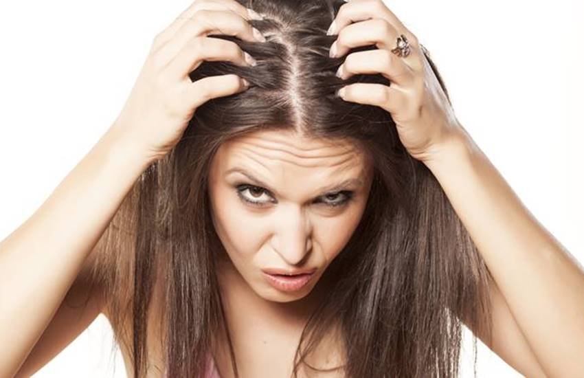 baldness, baldness problem, baldness prevention, Hair problems, hair tips in hindi, causes of baldness, causes of hair fall, Dont Use These Hair Therapy, Health And Lifestyle News In Hindi, Jansatta baldness, baldness problem, baldness prevention, Hair problems, hair tips in hindi, causes of baldness, causes of hair fall, Dont Use These Hair Therapy, Health And Lifestyle News In Hindi, Jansatta