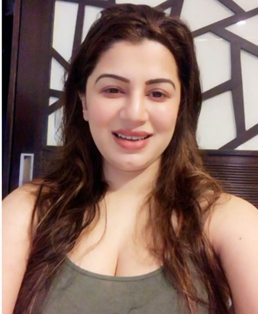 kainaat arora, divya bharti, Late Actress Divya Bharati's Cousin Kainaat Arora, kainaat arora latest photos, kainaat arora hot photos, kainaat arora movies