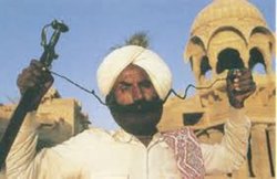 जैसलमेर में इस शख्स की याद में होती है मूंछों की प्रतियोगिता, इनके कटे सिर की 29 सालों से हो रही है तलाश