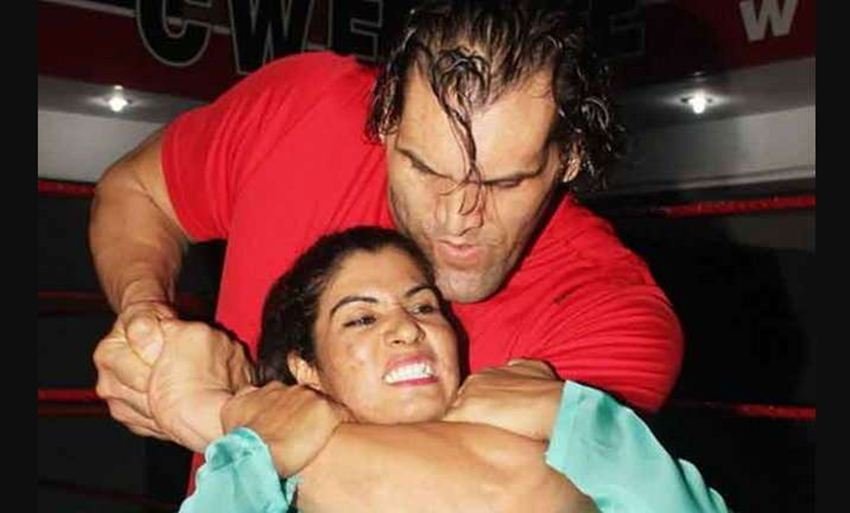Dakota Kai,Kavita Devi,Kavita Devi height,Kavita Devi vs Dakota Kai,Kavita Devi WWE,Kavita Devi WWE fight,Kavita Devi WWE Mae Young Classic,World Wrestling Entertainment