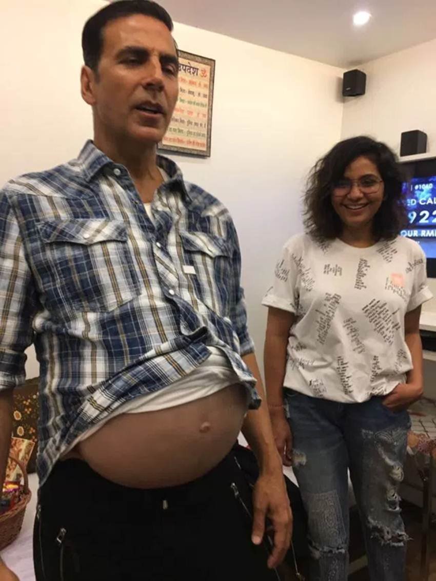Akshay Kumar, The Great Indian Laughter Challenge, elli avram with manish paul, elli avram with manish paul will host of The Great Indian Laughter Challenge, pregnant akshay kumar