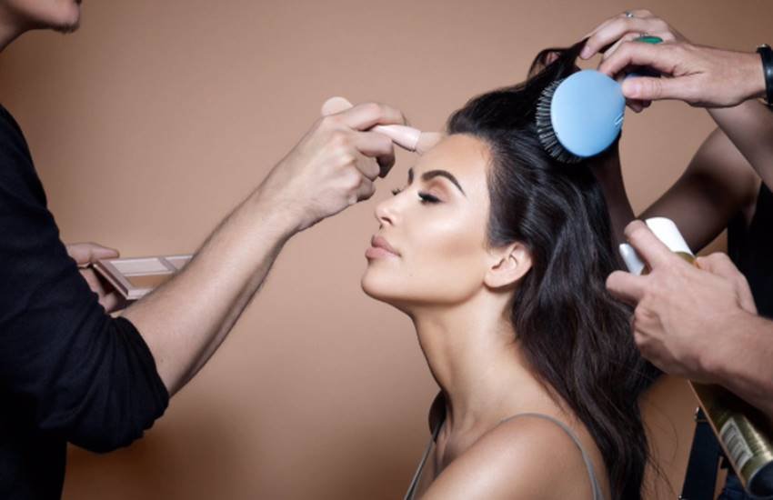 Kim Kardashian, strips naked Kim Kardashian, Kim Kardashian on tree, Kim Kardashian photoshoot, see HD picture of Kim Kardashian, Kim Kardashian, strips naked Kim Kardashian