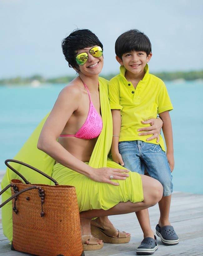 Mandira Bedi, Arjan Singh, Amitabh Bachchan, IAF Marshal, Bollywood, Mandira Bedi Relastionship with marshal arjan singh