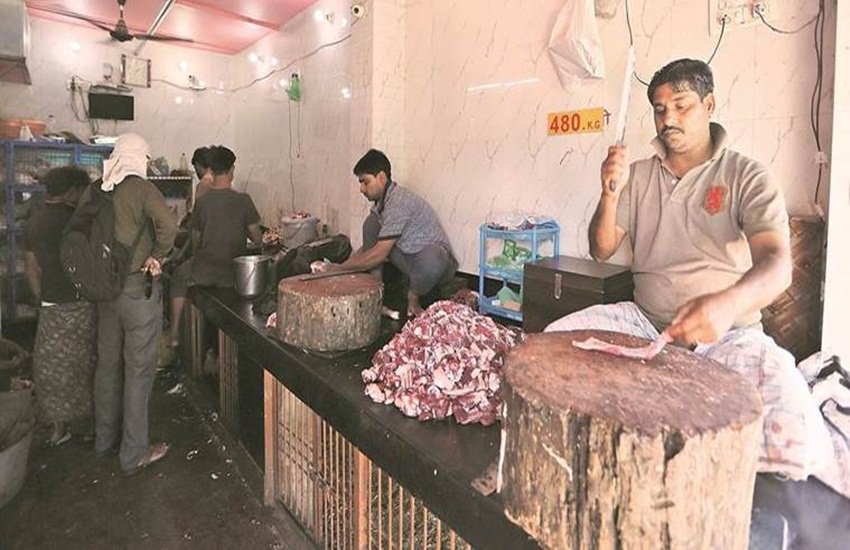 Navratra, navratri, gau raksha hindu dal, noida, greater noida, meat shop, demand of closing meat shop, loudspeaker, masjid, maque, hindi news, jansatta