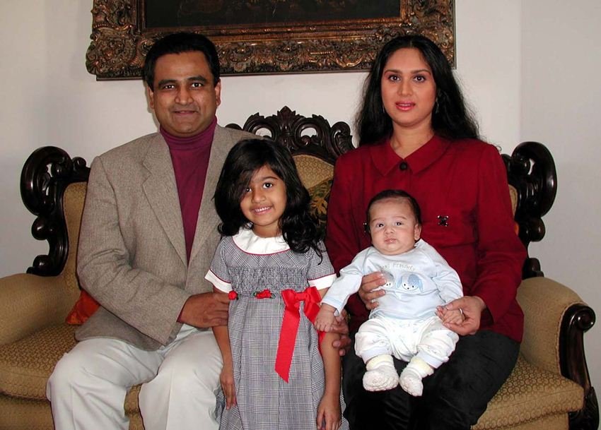 meenakshi sheshadri, namrata shirodkar with her family, gayatri joshi, Sangeeta Bijlani, twinkle khanna, isha koppikar